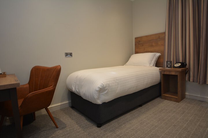 Room 2 of 14