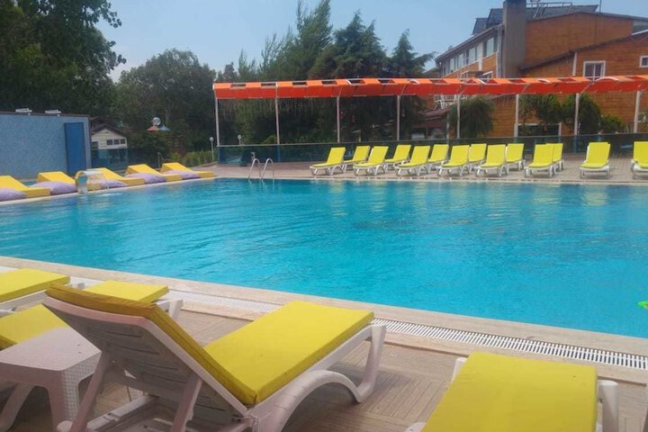 Pool 11 of 24