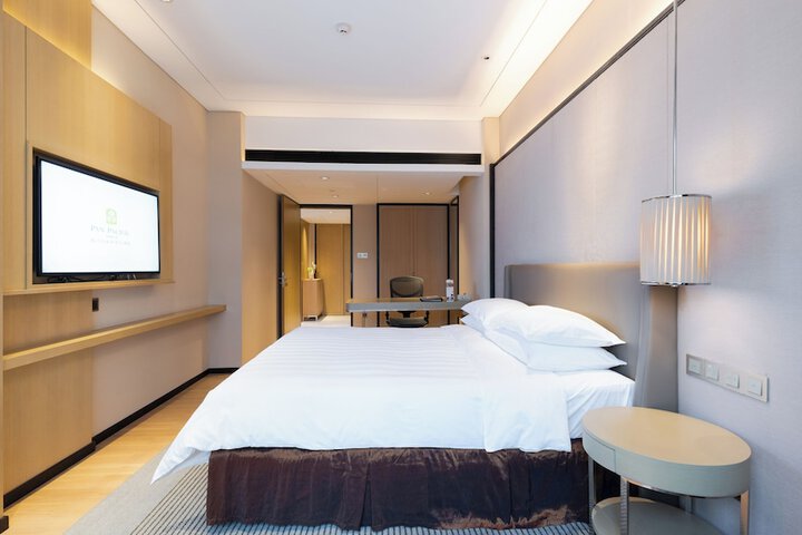 Room 14 of 60