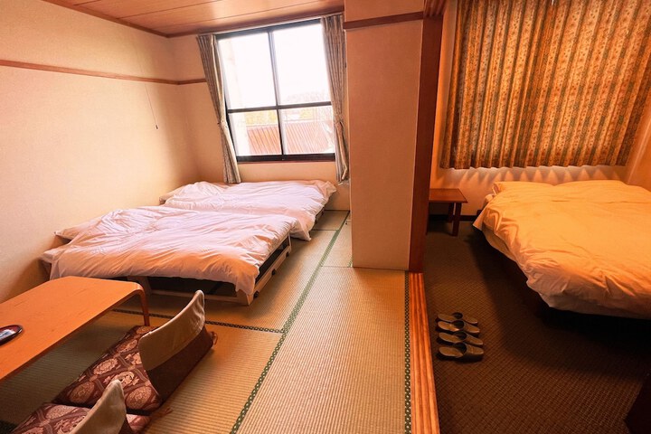Room 6 of 34