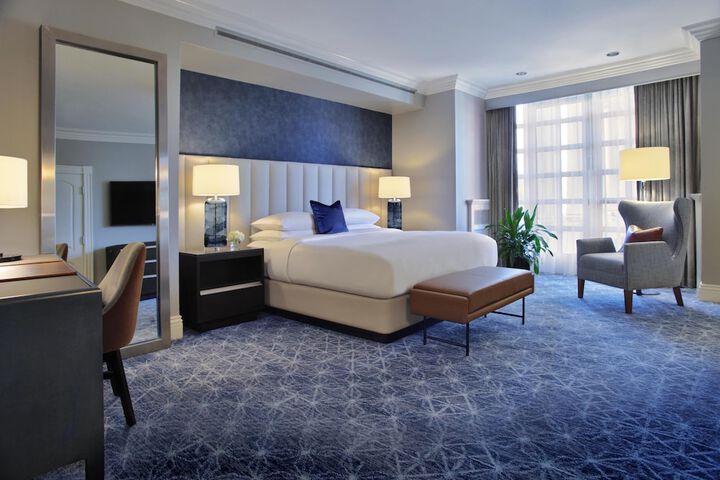 Room 44 of 196