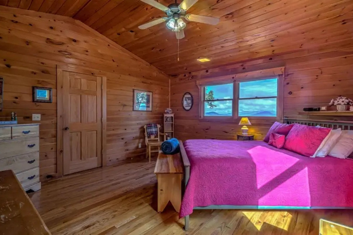 Room 2 of 20