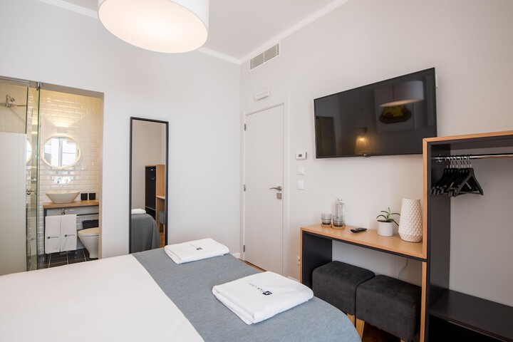 Room 42 of 63
