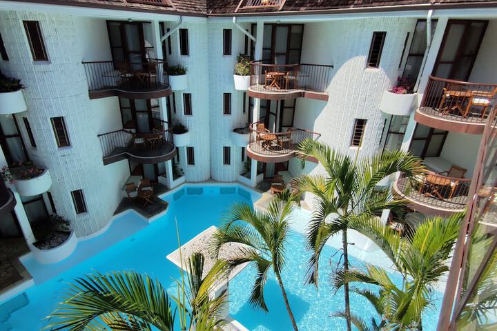 Hotel Exterior 54 of 58