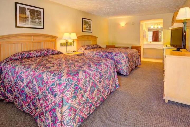Standard Double Room (5 of 7)