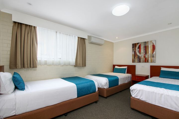 Room 25 of 92