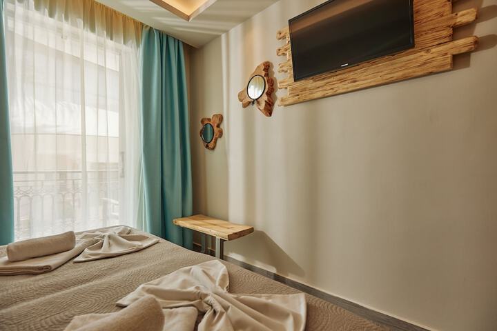 Room 25 of 161