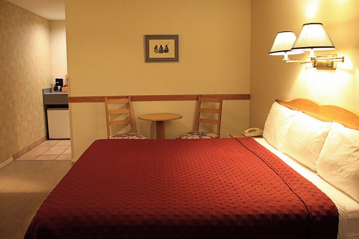 Room 18 of 80