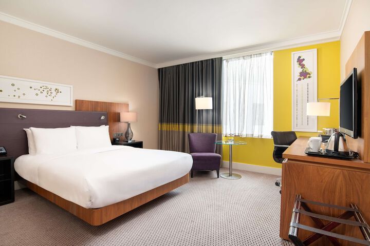 Room 19 of 103