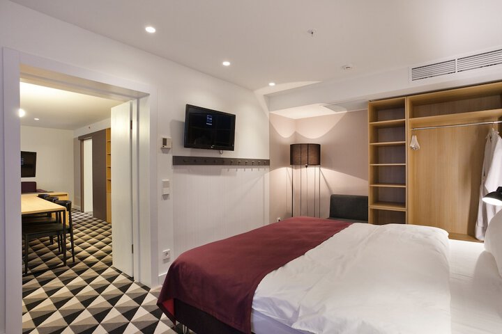 Room 9 of 56