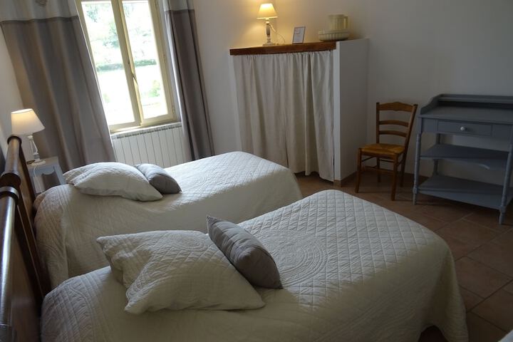 Room 3 of 70