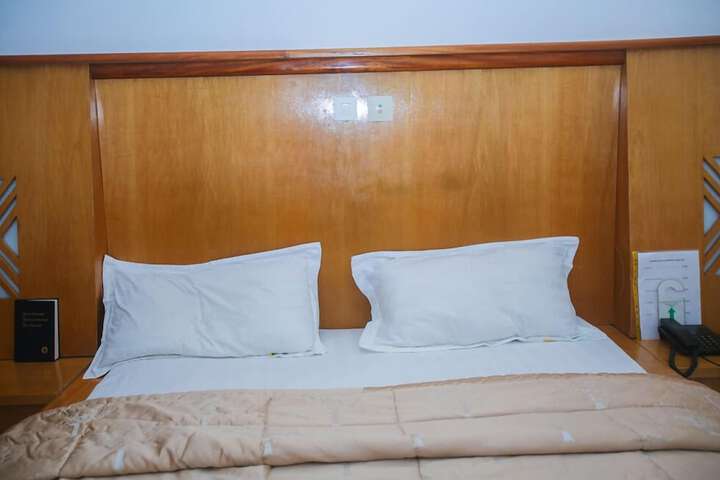 Room 6 of 51