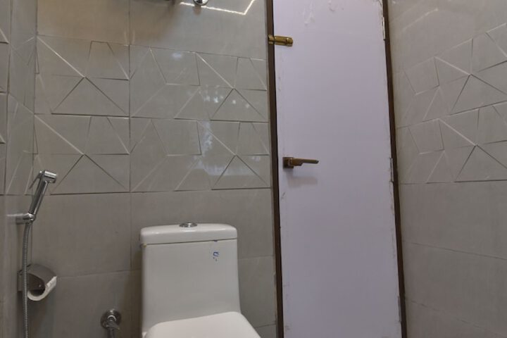 Room 25 of 33