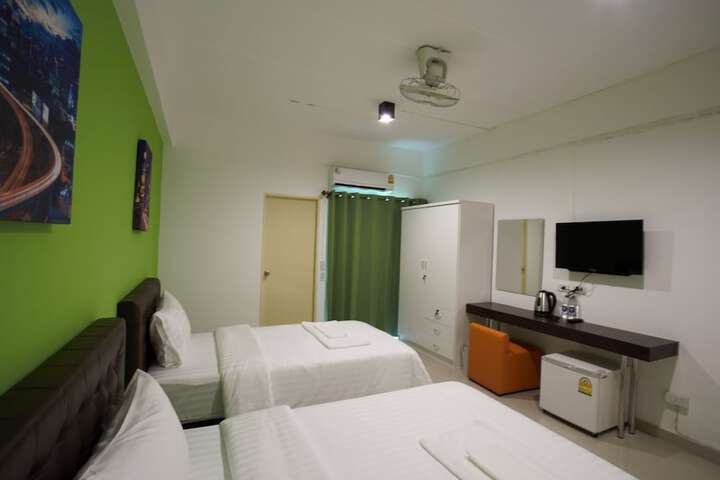 Room 9 of 26