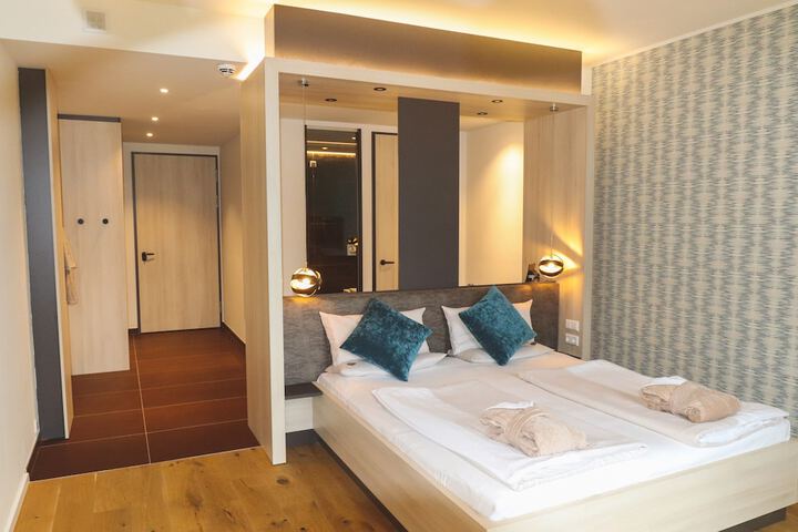 Room 17 of 52
