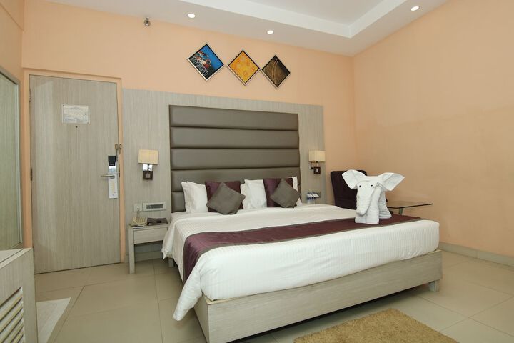 Room 2 of 24