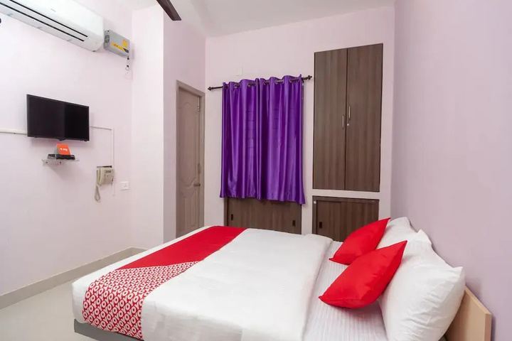 Room 4 of 15