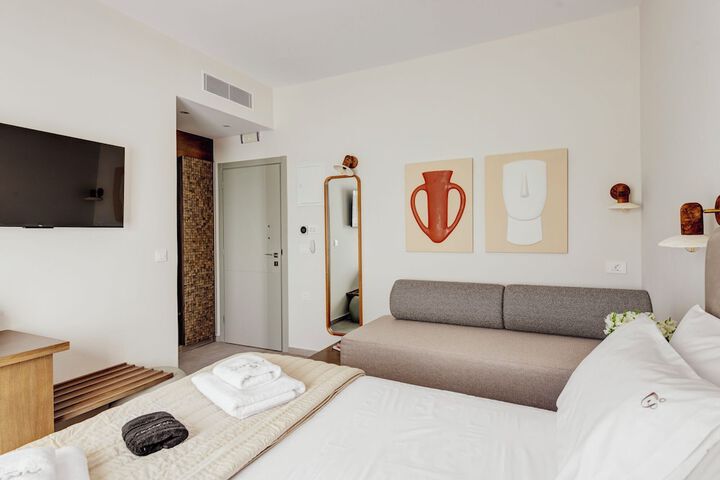 Room 10 of 193