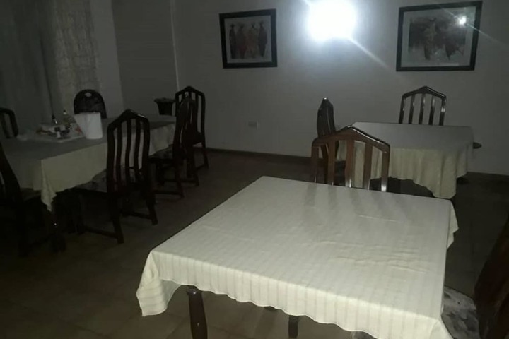 Dining 15 of 28
