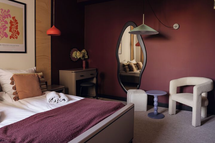 Room 4 of 66