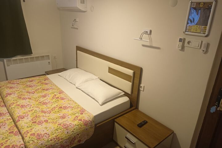 Room 11 of 125