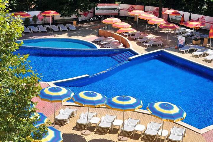 Pool Hotel