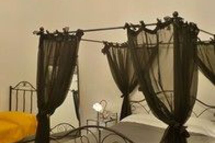 Room 13 of 25