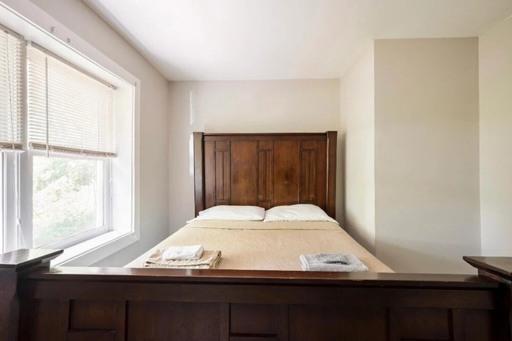 Room 2 of 18