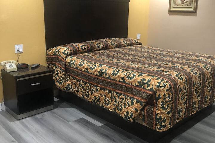 Standard | King Bed (16 of 27)