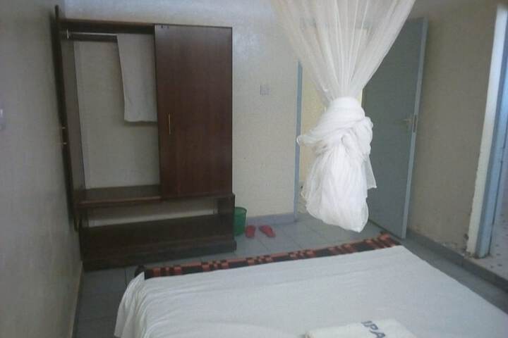 Room 5 of 24