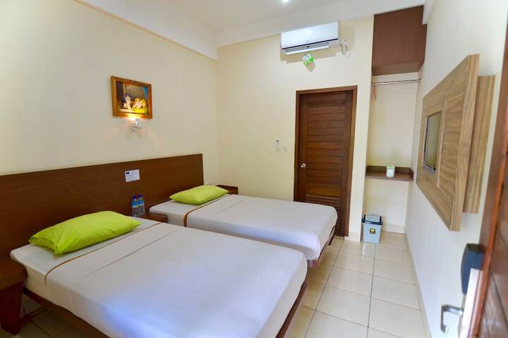 Room 11 of 43