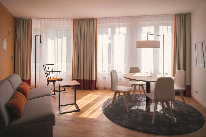 Room 43 of 137
