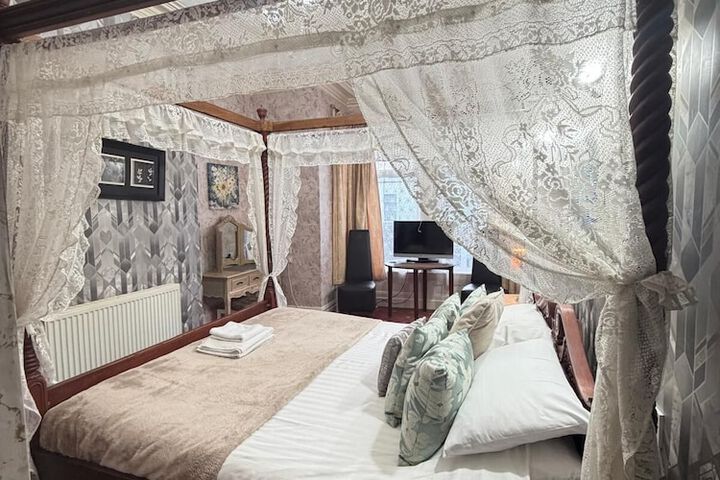 Room 21 of 42