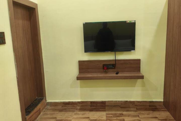 Room 3 of 13