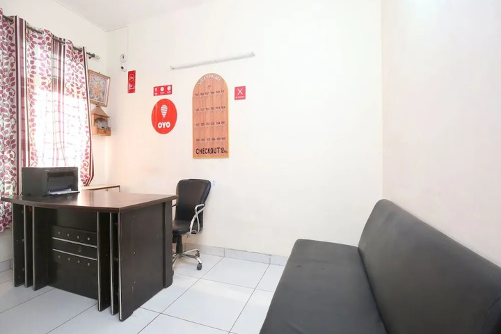 Room 8 of 9