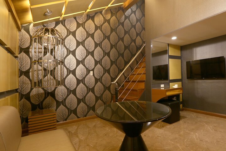 Room 16 of 56