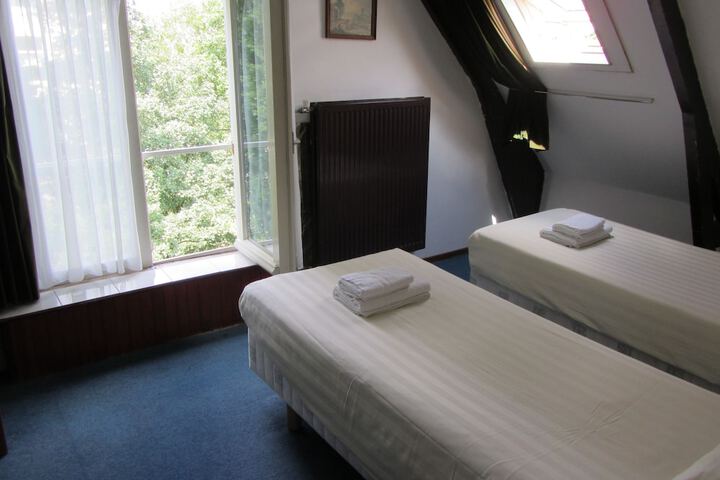 Room 2 of 54