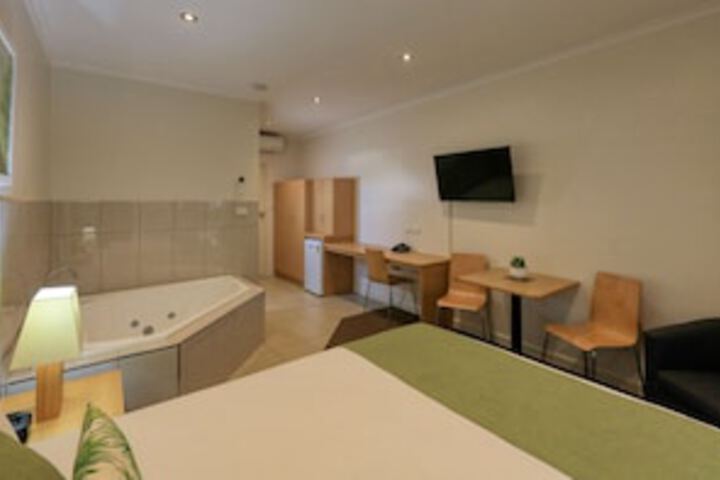Room 52 of 138