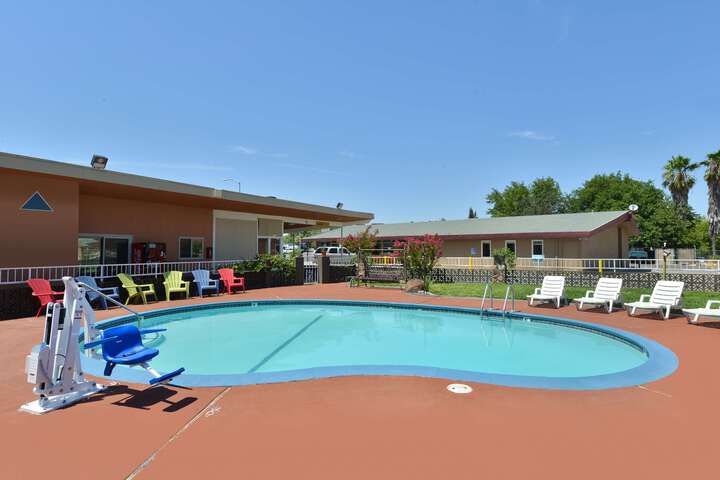 Pool 6 of 9