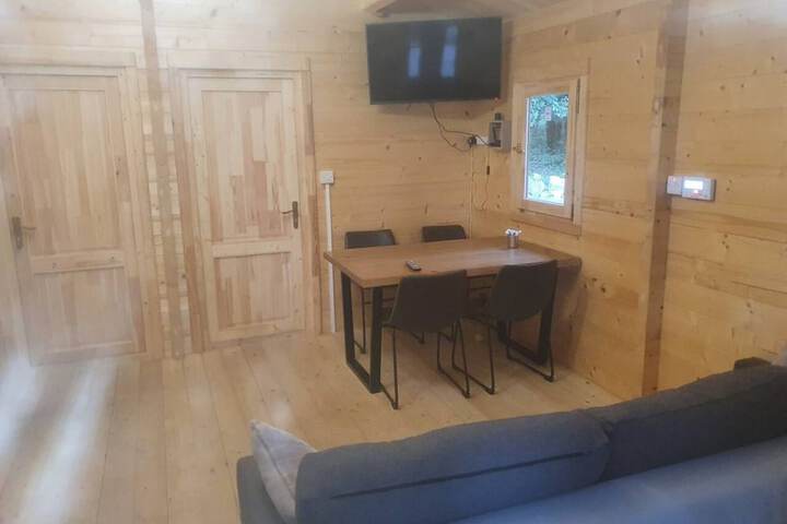 Room 9 of 25