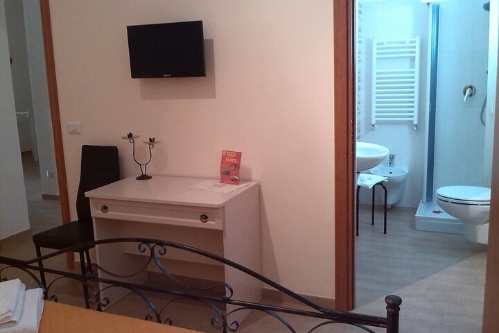 Room 19 of 37