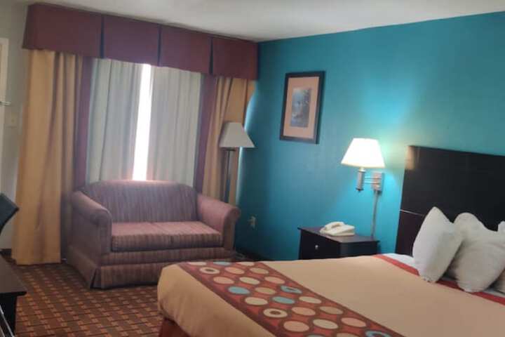 Room 7 of 34