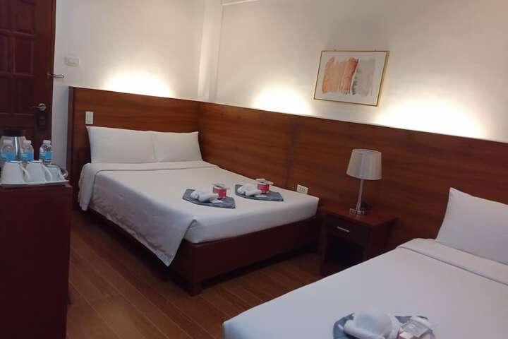 Room 9 of 36
