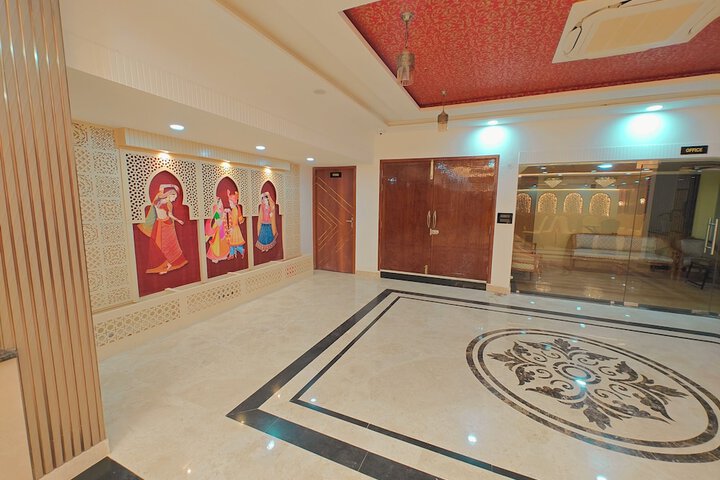 Ballroom/Hall 58 of 70