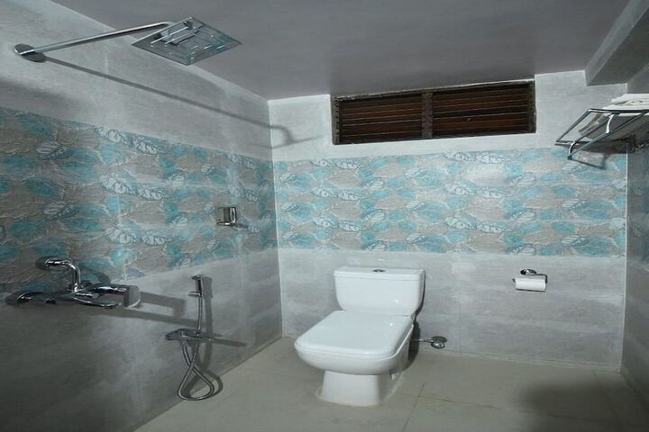 Room 10 of 14