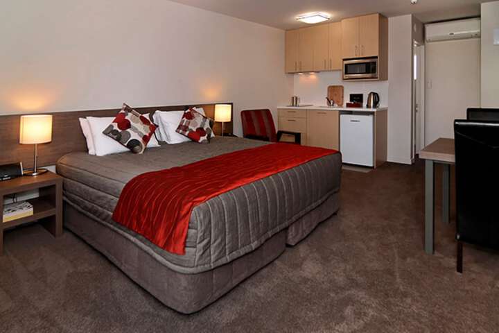 Room 3 of 28