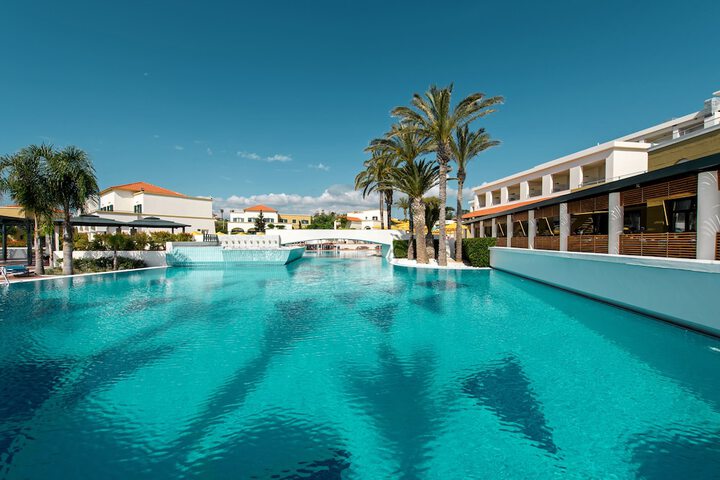 Pools & Facilities