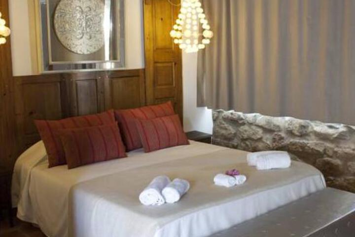 Room 2 of 5
