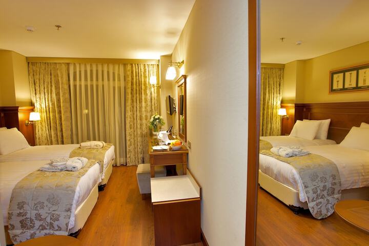 Room 5 of 72