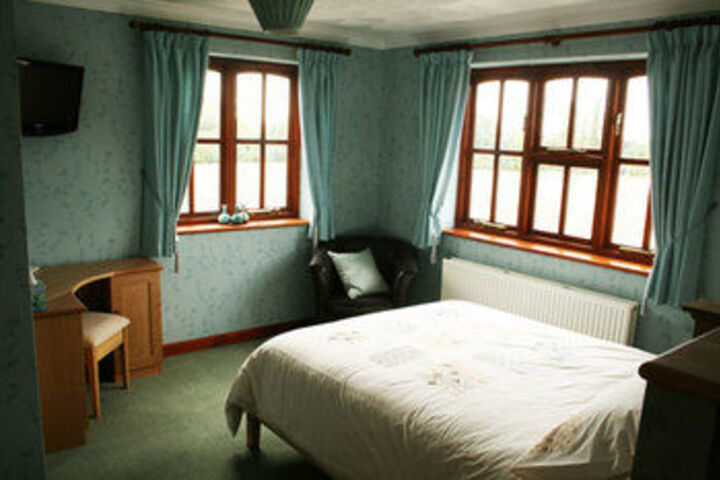 Room 10 of 17
